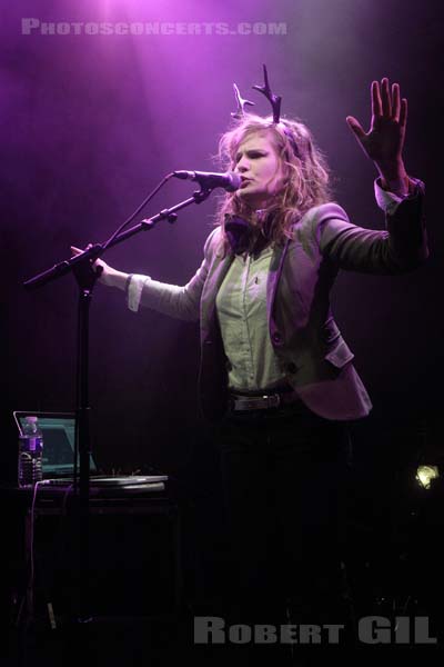 CHRISTINE AND THE QUEENS - 2011-04-12 - PARIS - La Fleche d'Or - 